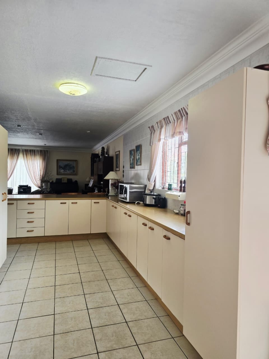 4 Bedroom Property for Sale in Dormehls Drift Western Cape